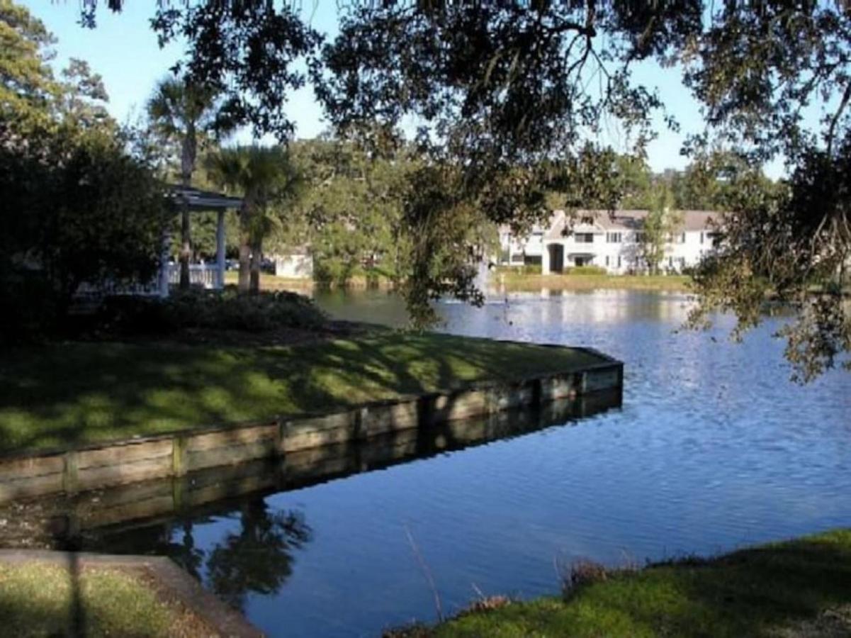 W2 Ocean Walk Resort Upstairs 2 Bed King And Two Twins Next To Back Pool St. Simons Island Exterior photo
